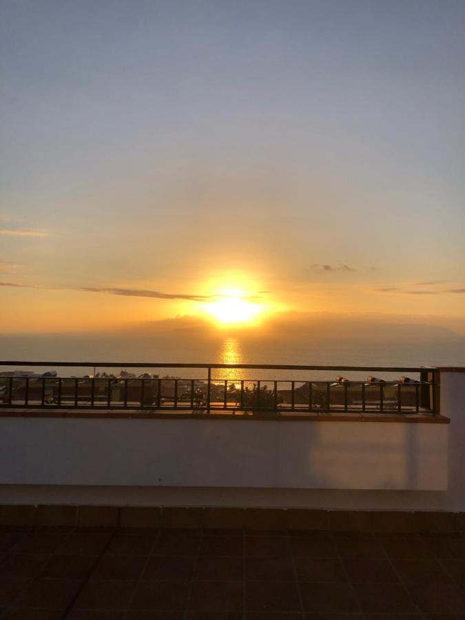 Amazing Duplex With Large Terrace And Sea Views Leilighet Puerto de Santiago  Eksteriør bilde
